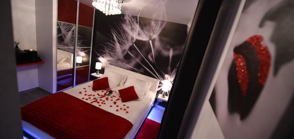 Suite glamour avec spa privatif et sauna, Dijon