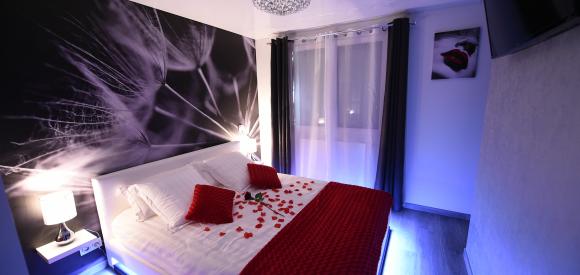 Suite glamour avec spa privatif et sauna, Dijon