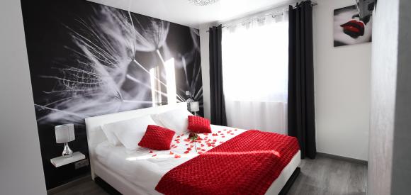 Suite glamour avec spa privatif et sauna, Dijon