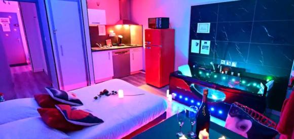 Chambre Luxe avec jacuzzi balnéo et sauna privatif en front de Mer Biscarrosse Plage