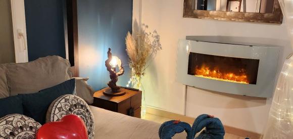 Love room romantique avec jacuzzi privé, Proche La Ciotat