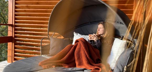 Cabane perchée "A perte de vue" avec spa privatif, près Carcassonne