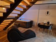 Love Room exclusive avec jacuzzi dans la Drôme - 10