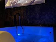 Suite à l’esprit érotique avec baignoire balnéothérapie, Istres, Bouche du Rhone - 7