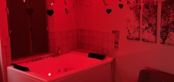 Love room ambiance Emmanuelle avec Bain SPA XXL