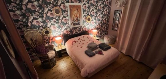 Love room ambiance Emmanuelle avec Bain SPA XXL