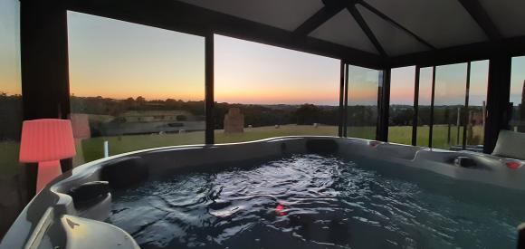 Un Cocon de bien-être et de désir avec jacuzzi, au cœur du vignoble Nantais