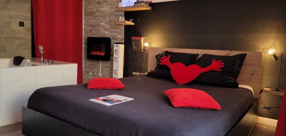 Suite romantique avec jacuzzi privatif au coeur d'Avignon