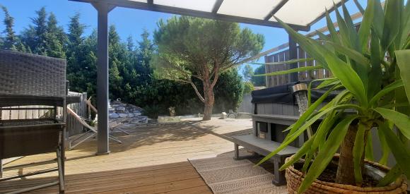 Chambre de charme avec Jacuzzi privatif, proche Carcassonne
