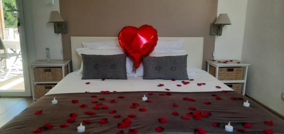 Chambre de charme avec Jacuzzi privatif, proche Carcassonne