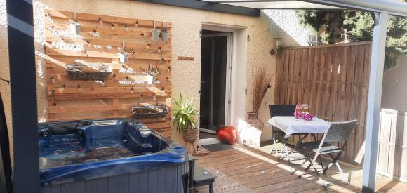 Chambre de charme avec Jacuzzi privatif, proche Carcassonne