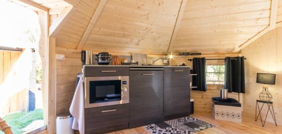 Kota romantique et insolite  jacuzzi et douche finlandaise, à 20 min de Nantes