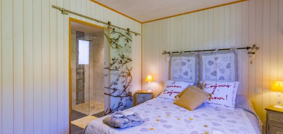 Chalet romantique avec Spa privatif, proche Brive