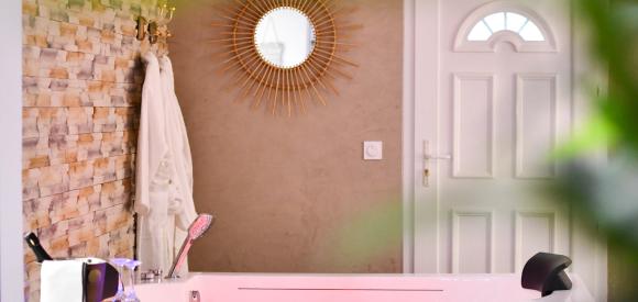 Love room de 35m2, avec jacuzzi privé, Hérault
