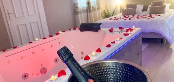 Love room de 35m2, avec jacuzzi privé, Hérault