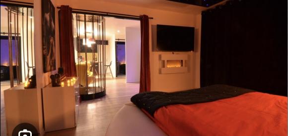Loveroom avec balnéo et cage pôle danse, Moselle