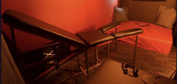 Loveroom érotique avec accessoires coquins, Moselle