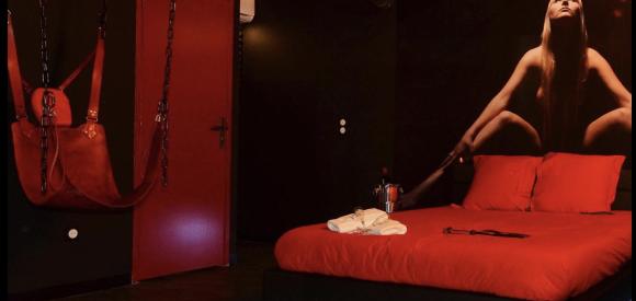 Loveroom érotique avec accessoires coquins, Moselle