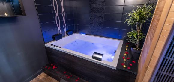 Chic Love room avec spa privatif, Centre ville de Troyes