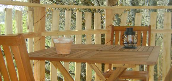 Cabane dans les arbres avec pont, Chalais