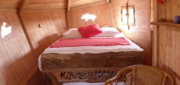 Cabane dans un arbre bicentenaire, Chalais