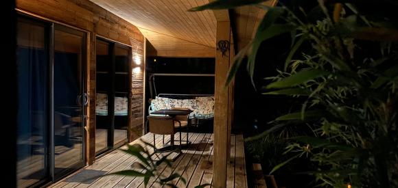 Cabane sur pilotis avec spa privatif, proche Carcassonne