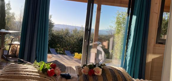 Cabane sur pilotis avec spa privatif, proche Carcassonne