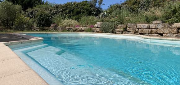 Cabane sur pilotis avec spa privatif, proche Carcassonne
