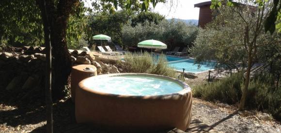 Cabane au milieu de la nature avec spa privatif, Ardèche