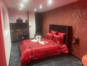 Love room avec jacuzzi ambiance séduction, Caen - 2