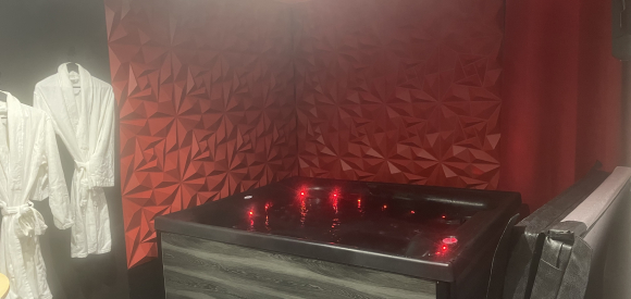 Love room avec jacuzzi ambiance séduction, Caen