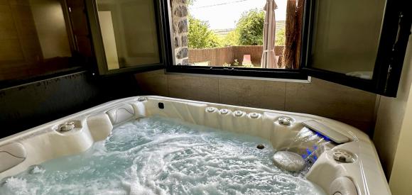 Love house avec spa, sauna et Hammam, Cantal