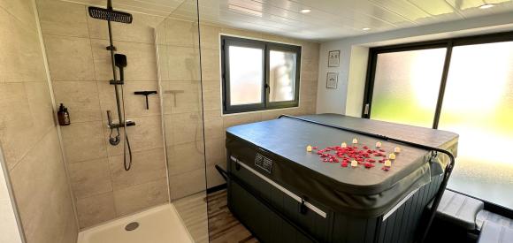 Love house avec spa, sauna et Hammam, Cantal