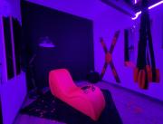 Love Room avec salle sexy, Jacuzzi Privatif, massage et cinéma à Biscarrosse - 1
