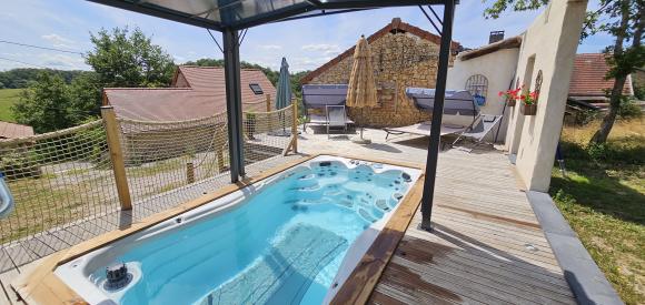 Maison avec spa privé de nage, sauna et lit hydro massant, Haute Vienne