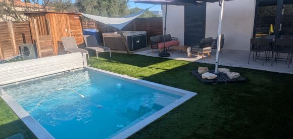 Gîtes Domaine de la chapelle avec piscine chauffée et jacuzzi privatifs, Cote d’Azur