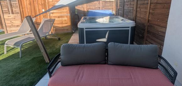 Gîtes Domaine de la chapelle avec piscine chauffée et jacuzzi privatifs, Cote d’Azur