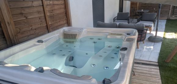Gîtes Domaine de la chapelle avec piscine chauffée et jacuzzi privatifs, Cote d’Azur