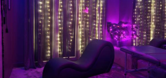 Grand appartement type suite avec jacuzzi, sauna, cheminée, Champagne à Perpignan