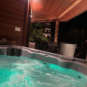 Cabane Bien-être du Potager avec spa privatif, Aude