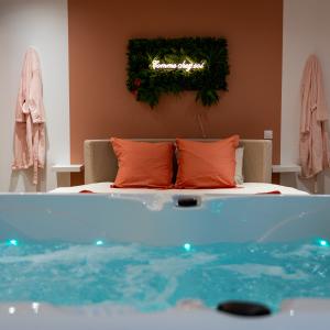 Love Room avec Jacuzzi et Sauna, Amiens