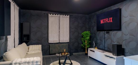 Love Room avec jacuzzi et sauna, Auxerre