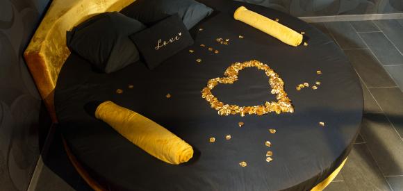 Love Room avec jacuzzi et sauna, Auxerre