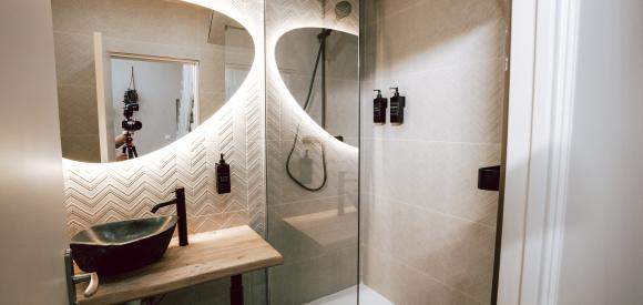 Loft avec jacuzzi privatif et salle de massage