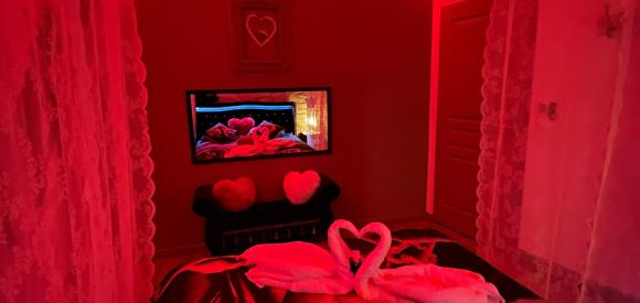 Love room avec accessoires coquins, Lavaurette, Tarn et Garonne