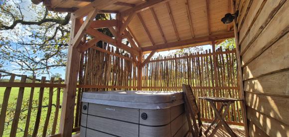 Cabane perchée avec Jacuzzi privé, à 10 min de Sarlat