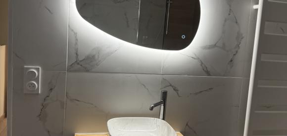 Loveroom avec jacuzzi ambiance zen