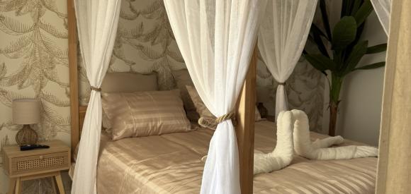 Loveroom avec jacuzzi ambiance zen
