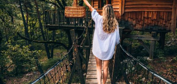Cabanes dans les arbres avec jacuzzi privatif