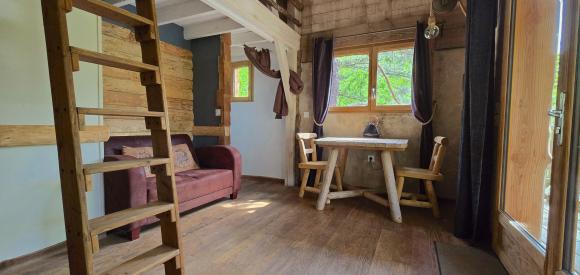 Cabane dans les arbres avec jacuzzi privatif